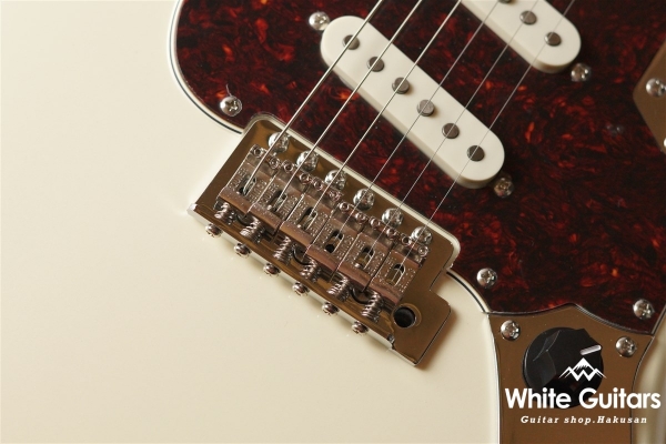 Paranormal Cyclone - Pearl White